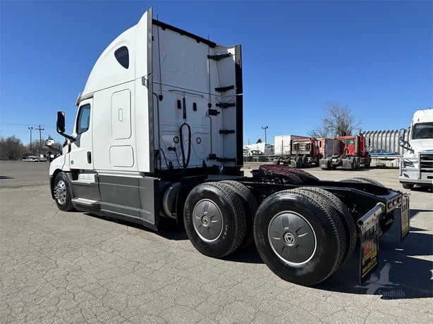 FREIGHTLINER 3